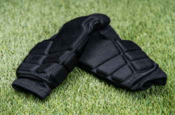 Top 10 Best Baseball Shin Guards – Available On Market